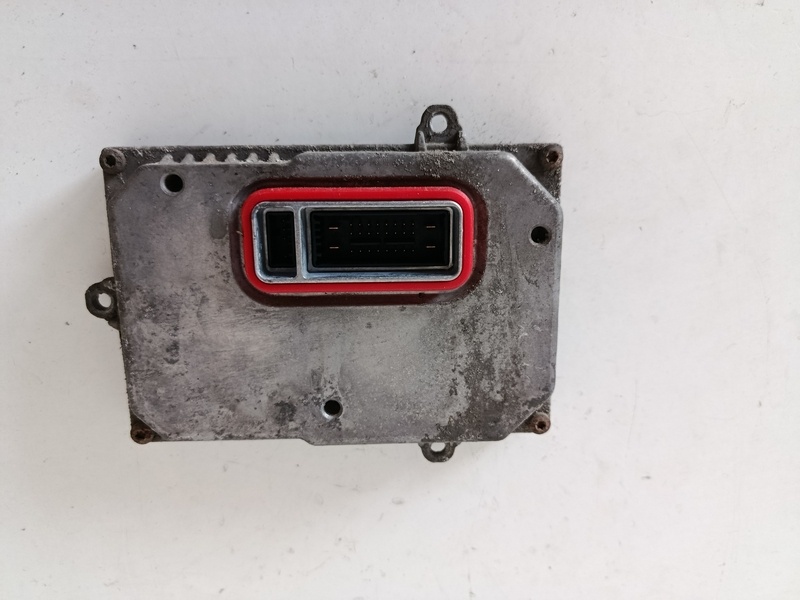 RJ xenonu passatCC 1307329120 70€ - 3