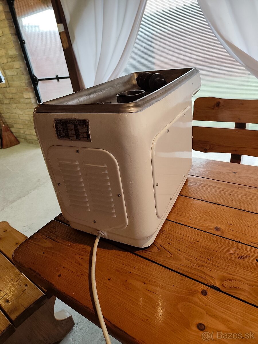 Mlynček na maso originál RM100 - 3