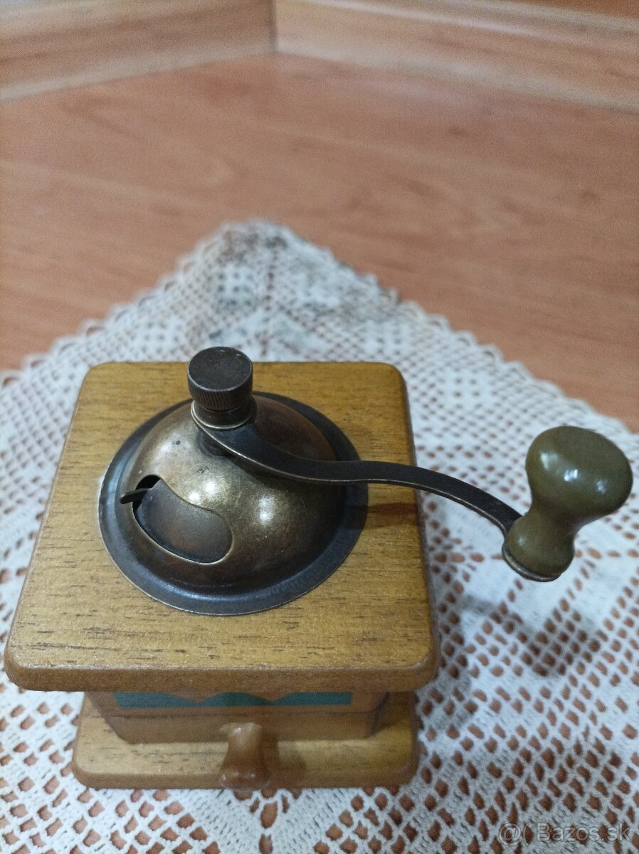 Drevený mlynček na kávu - 3