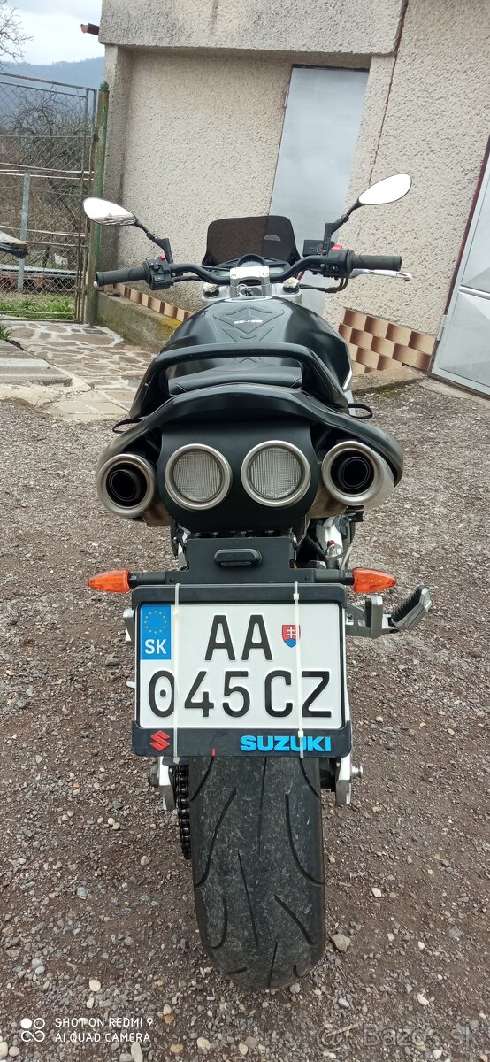 Suzuki GSR 600 - 3