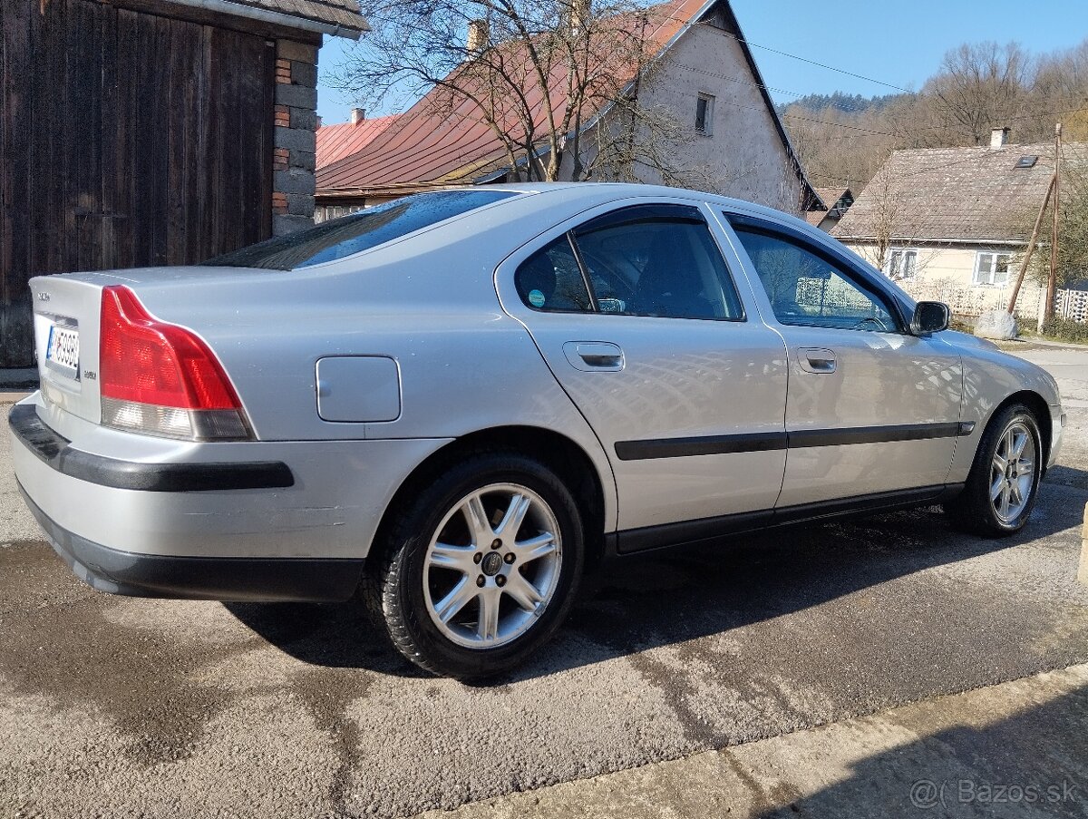 VOLVO S60 2,4D 2001 5-st. manuál - 3