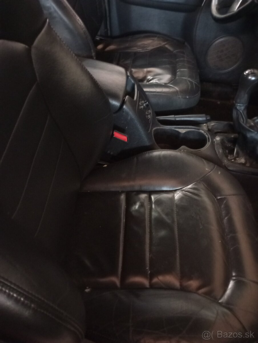 Rozpredám Jeep Cherokee KJ 2.5, 2.8crd - 3