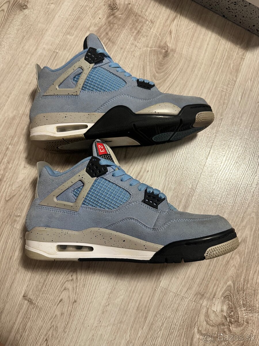 Jordan 4 University Blue - 3