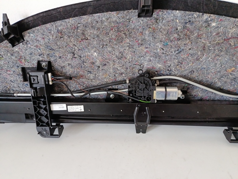 roleta kufra VW PASSAT CC B6 3c8861325 130€ - 3