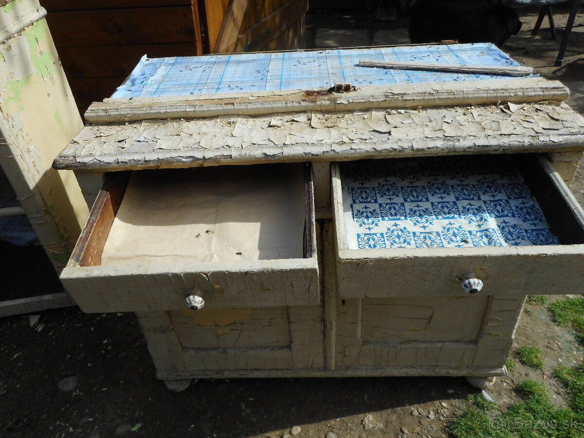 starožitný kredenc na zrekonštruovanie - 3