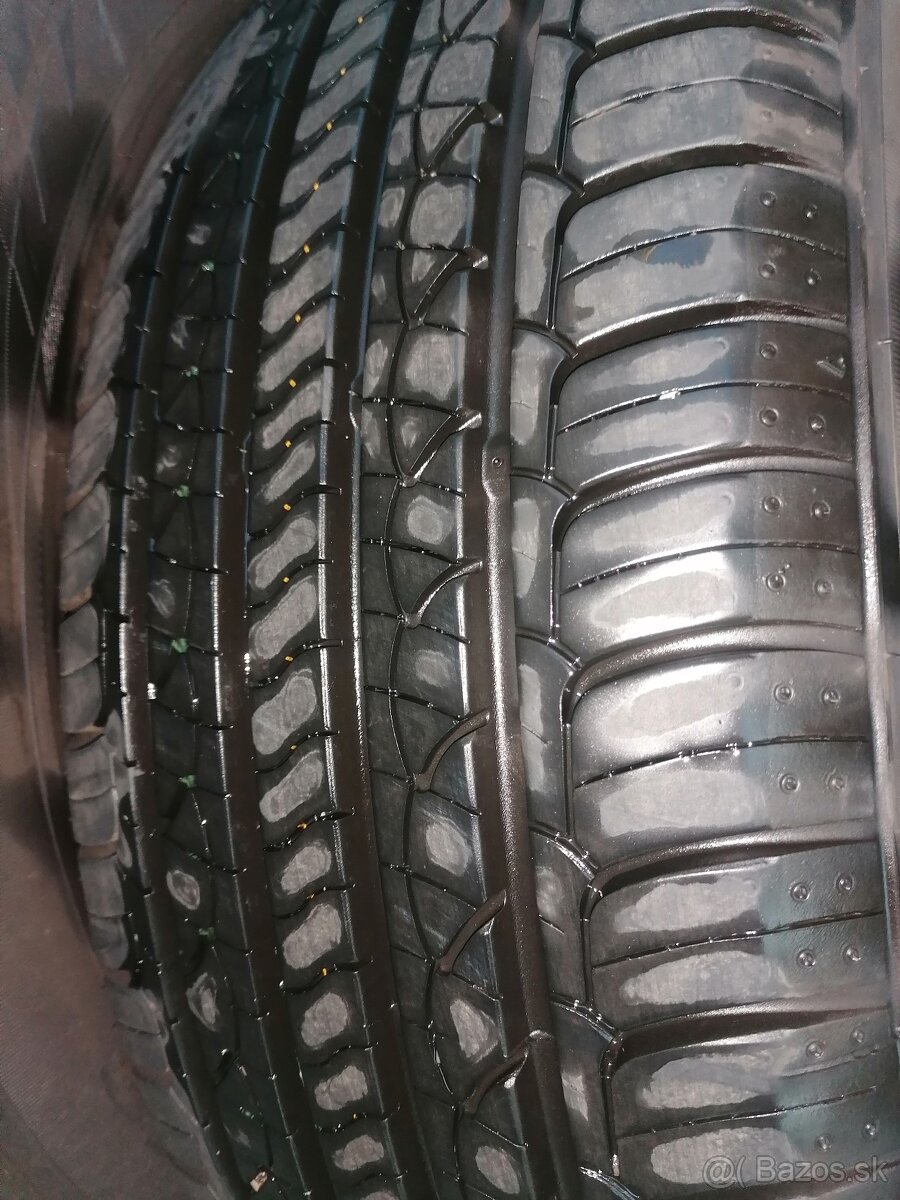 Predam letné pneu Nexen Npriz AH8 205/60R16 92H - 3