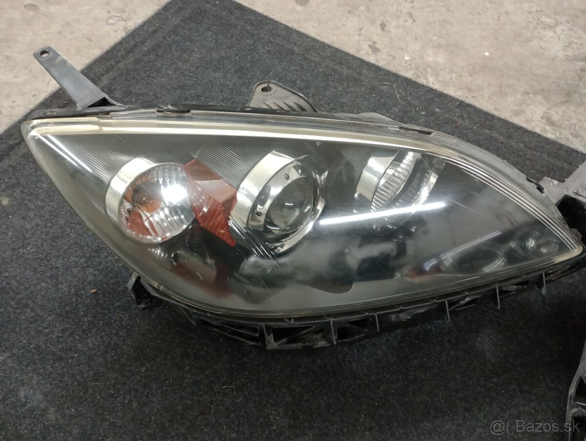 Mazda 3 2005r predné svetlá..spetne zrkadlo spolujazdca. - 3
