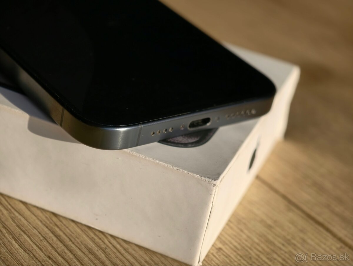 iPhone 15 Pro Max 256 GB - 3