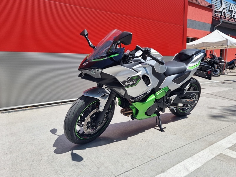 Kawasaki Ninja7 Hybrid - 3