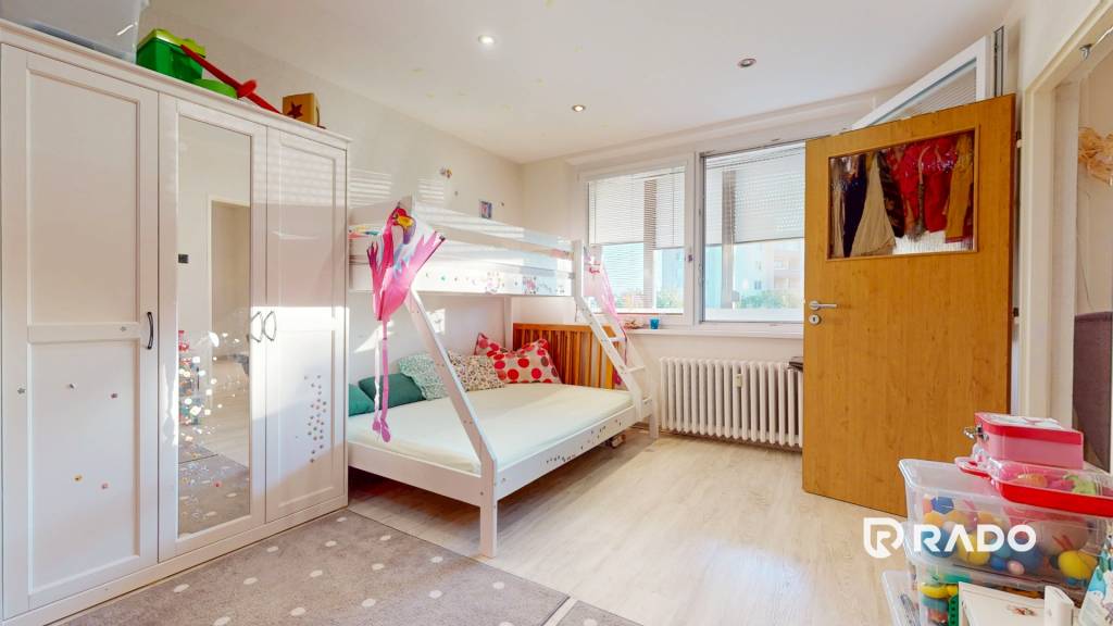 RADO | Komplet zrekonštruovaný 3i byt s 2 loggiami | Kramáre - 3