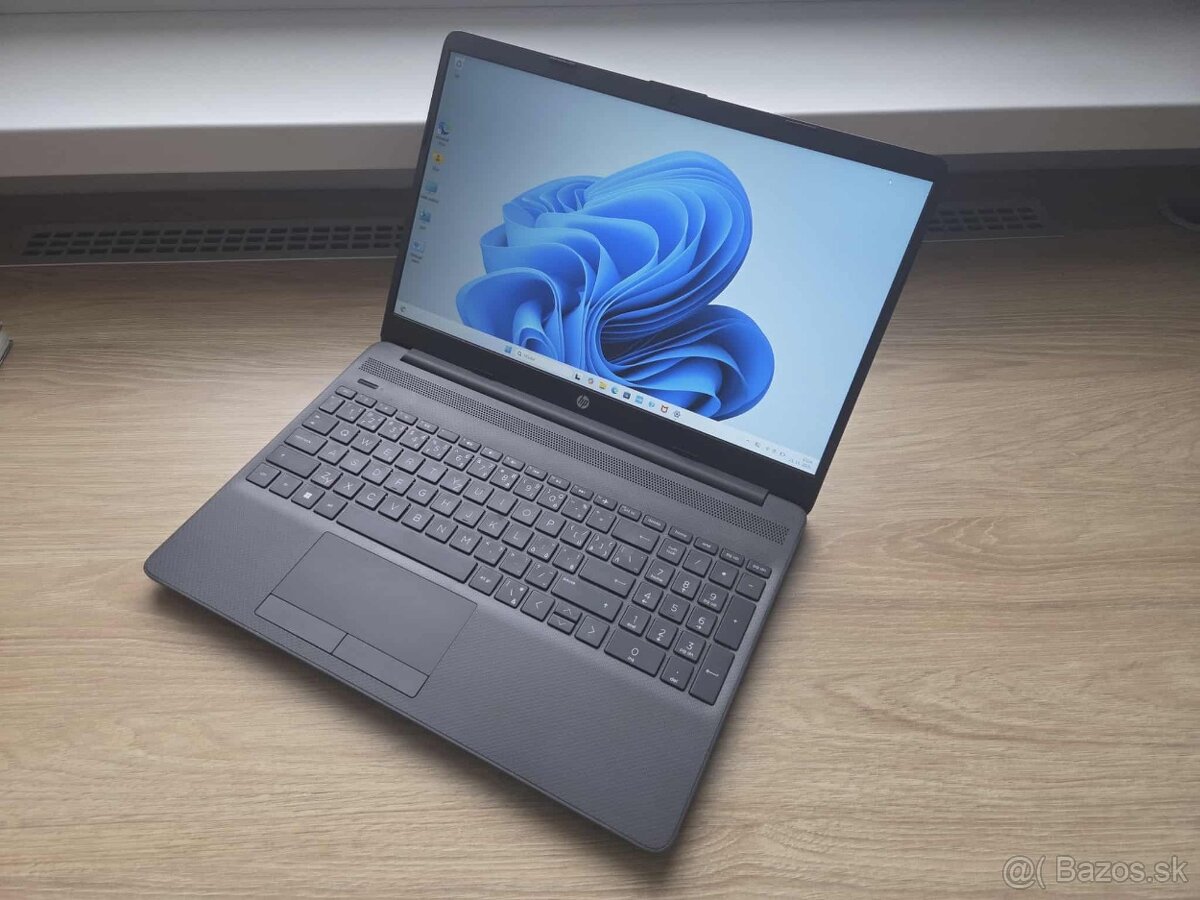 HP 255 G8 ;15.6 FHD,AMD R5 5500u 8GB/256GB,W11,zaruka - 3