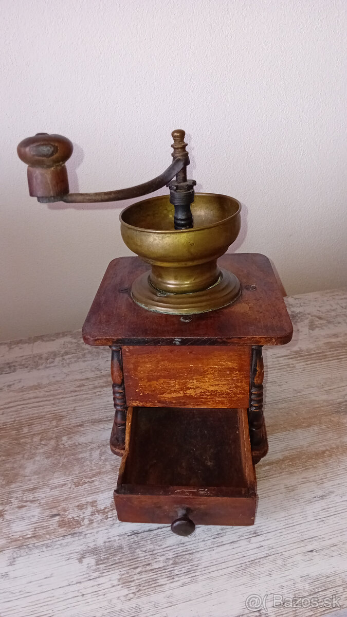 Predám - väčší starý mlynček na kávu - 3