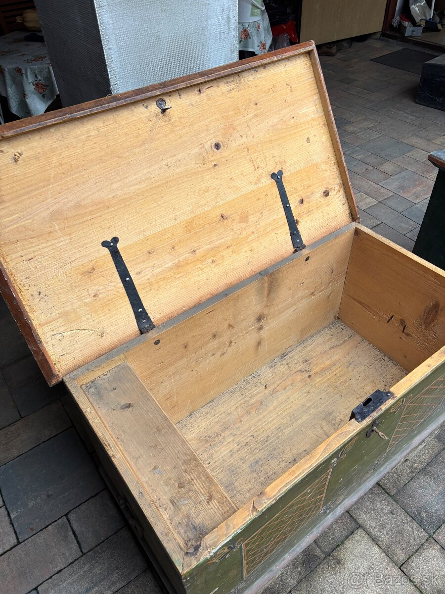 Starožitná drevená maľovaná truhlica - 3