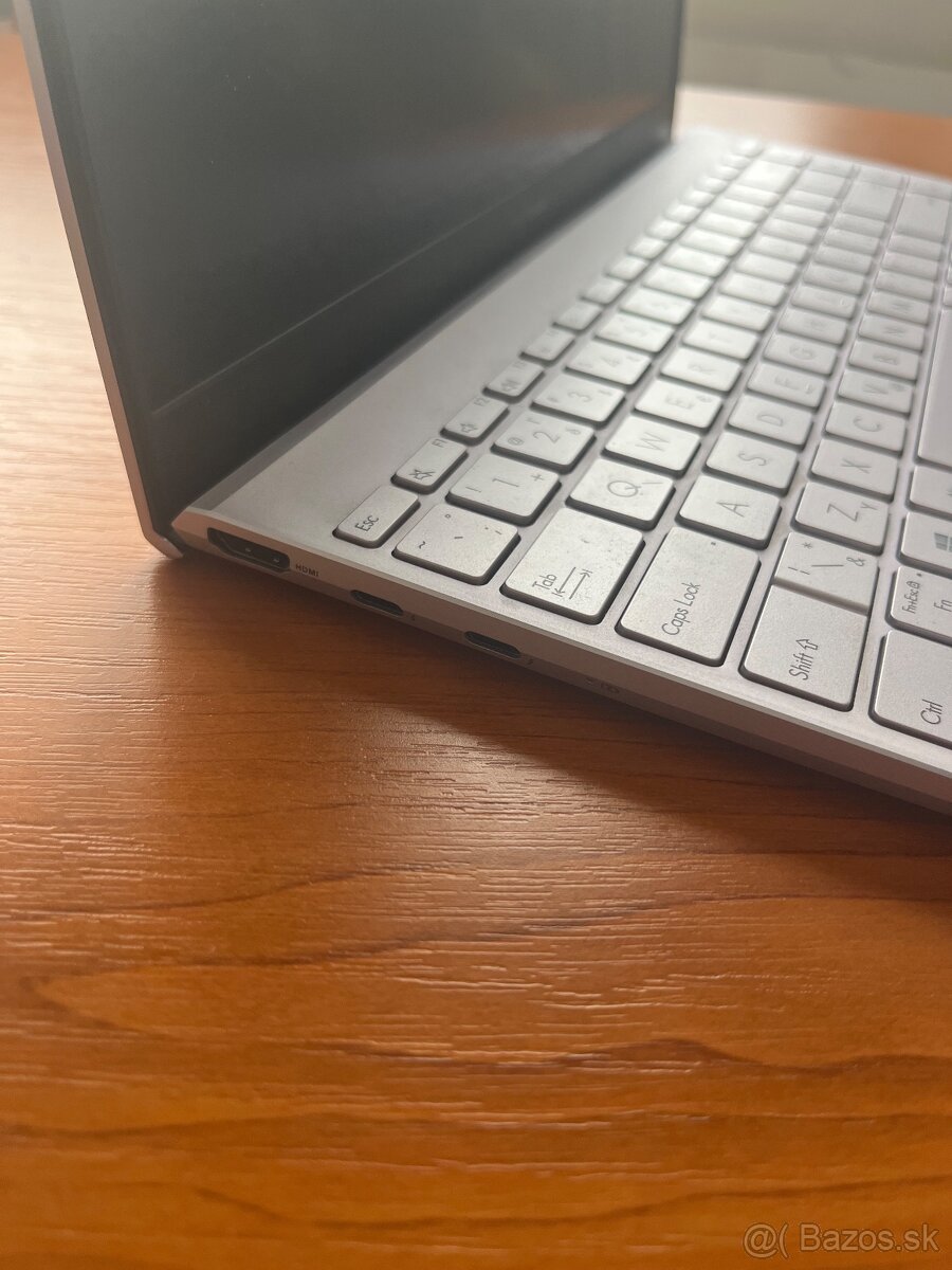 ASUS Zenbook 14 UX425E - 3