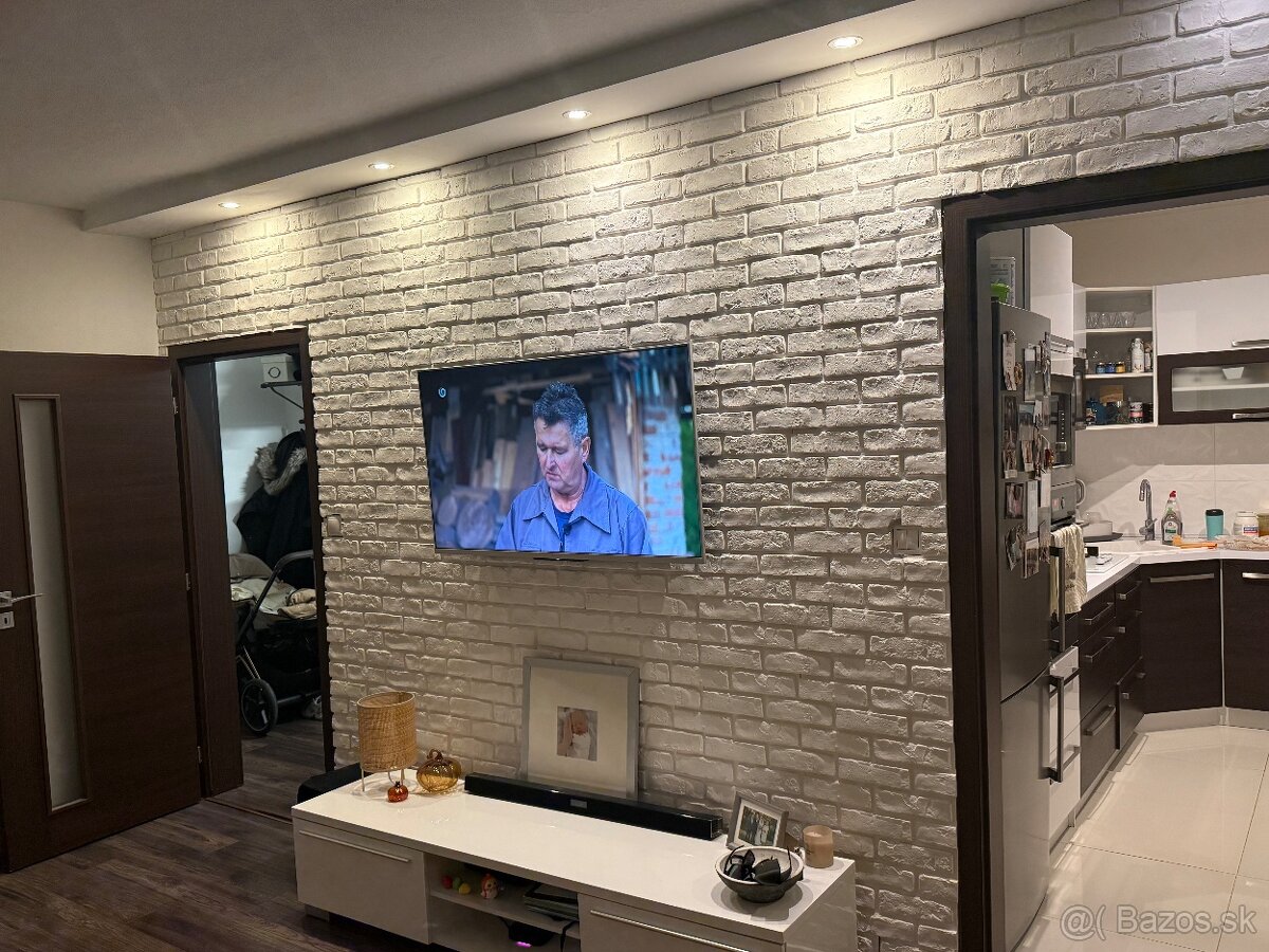 Velky 2 izbovy byt ul. M.R.Stefanika Levice - 3