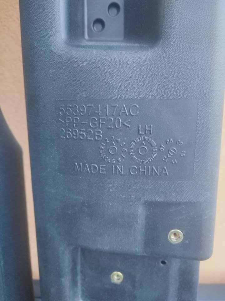 Boční nášlapy pro Jeep Wrangler JK 2007-2018 (2-dveřové)