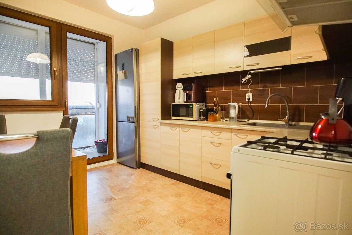 Veľký 3-izbový byt s loggiou vo vyhľadávanej lokalite, Hurba - 3