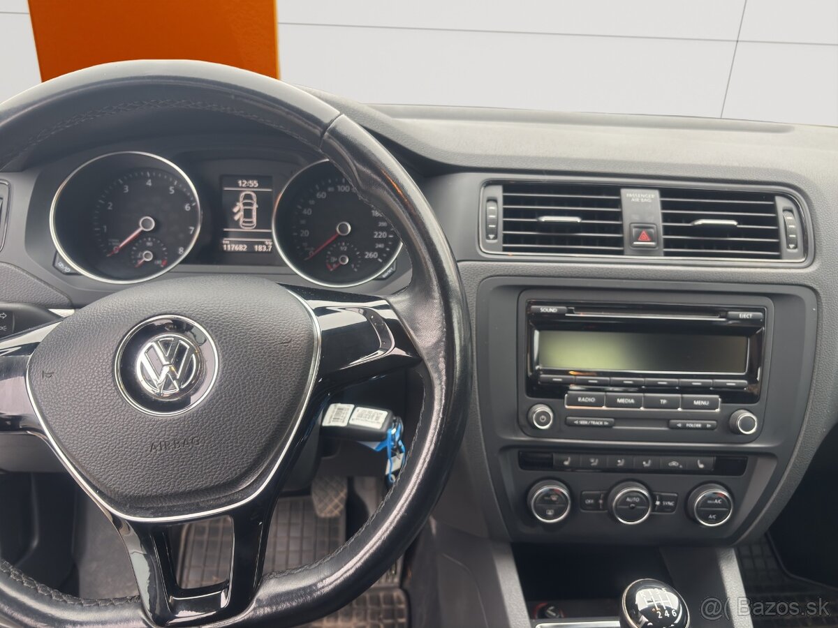 VW Jetta 1.2Tsi Comfortline - 3