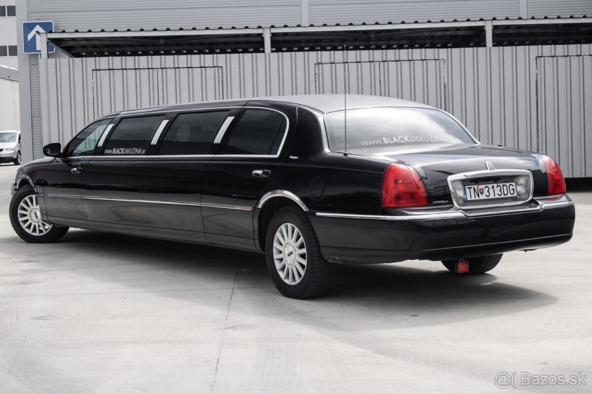 LINCOLN TOWN CAR LIMOUSINE - 3