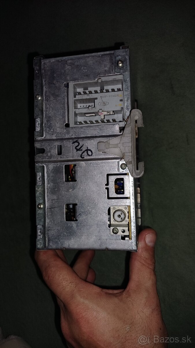 Predám autorádio na Ford Focus Mk1 - 3