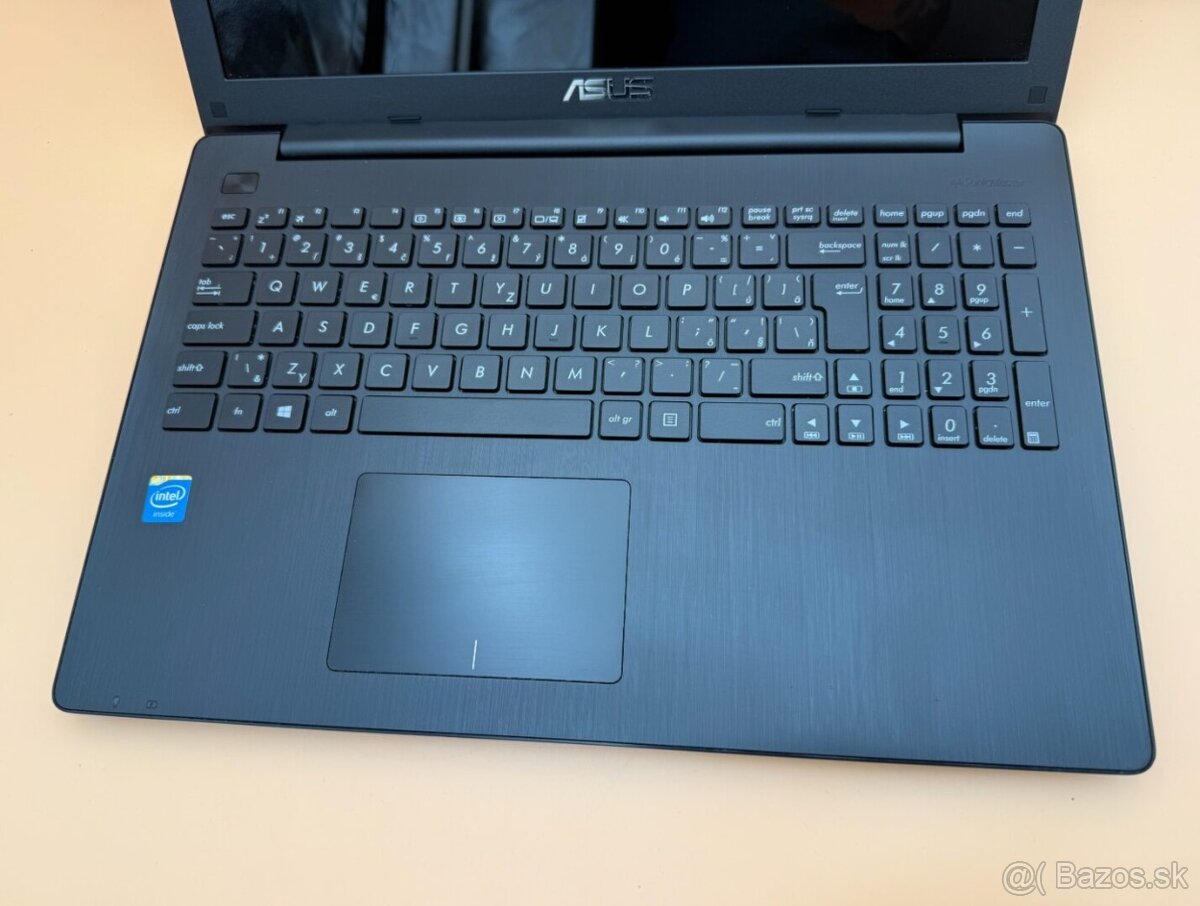 Notebook ASUS X553M / Intel Celeron / 8GB RAM / 120gb SSD - 3