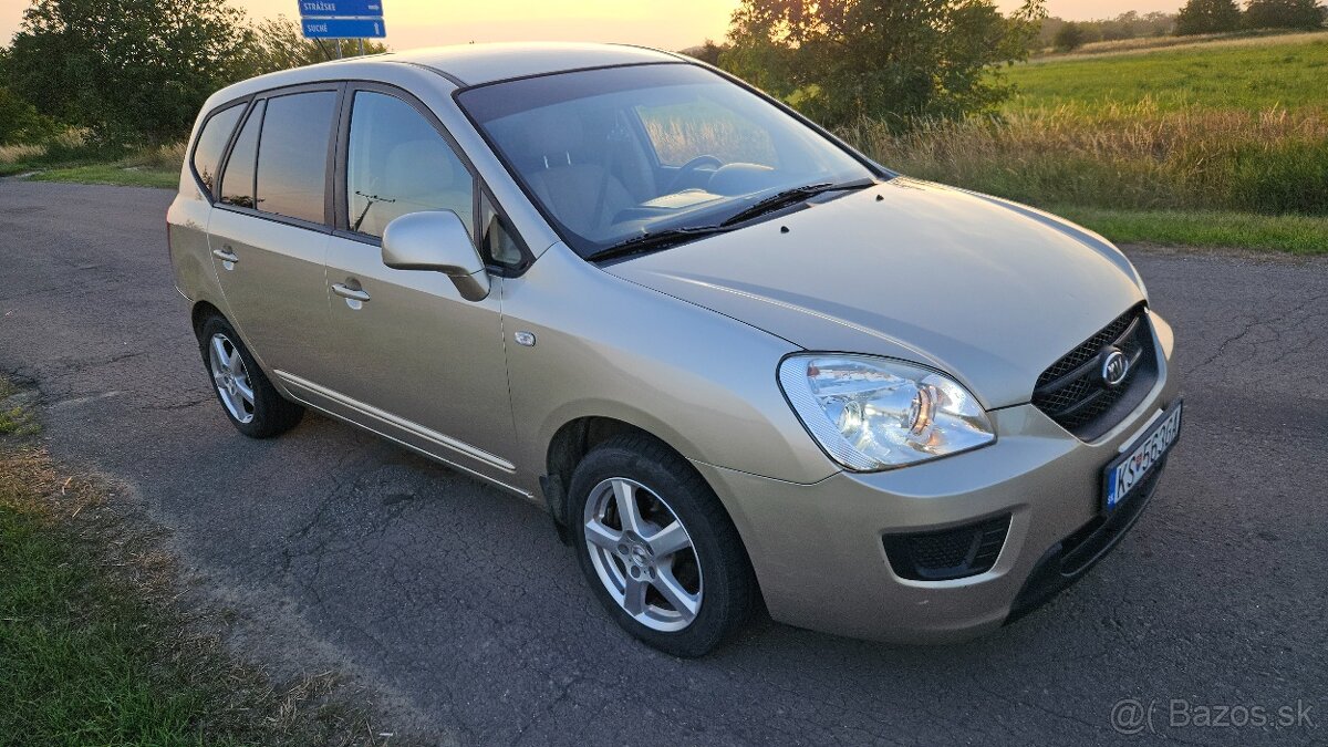Kia Carens - 3