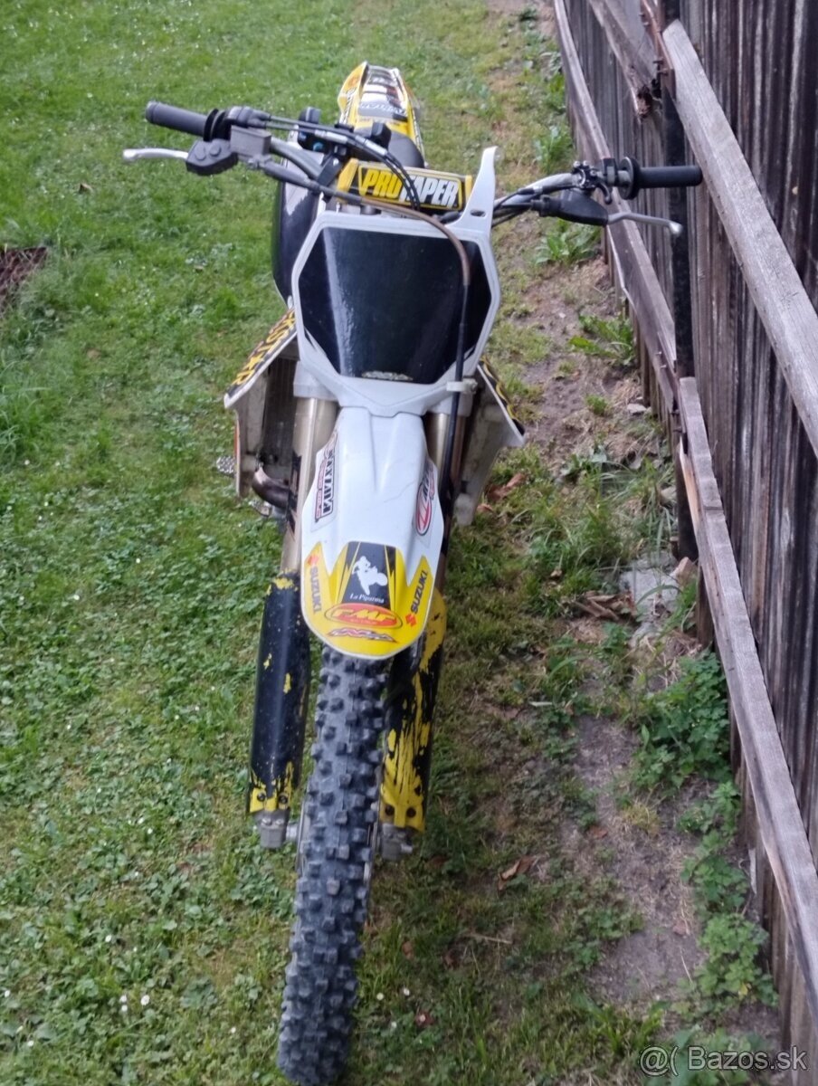 Suzuki RMZ 450 - 3