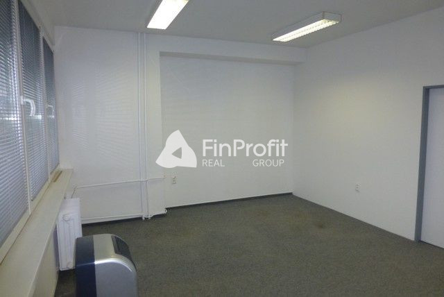 Kancelária s parkovacím miestom zdarma na prenájom - 52,10 m - 3