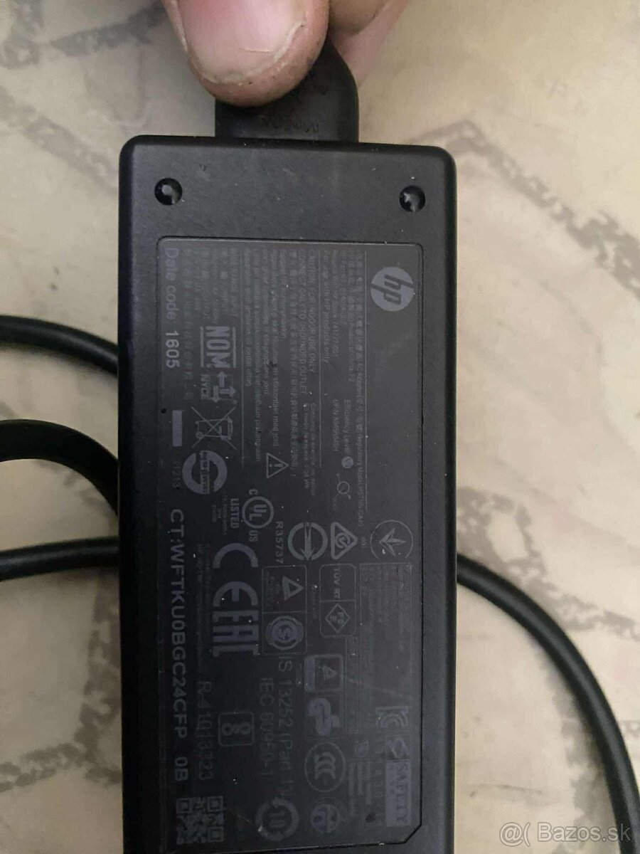 Predám tento adaptér na hp notbooki - 3