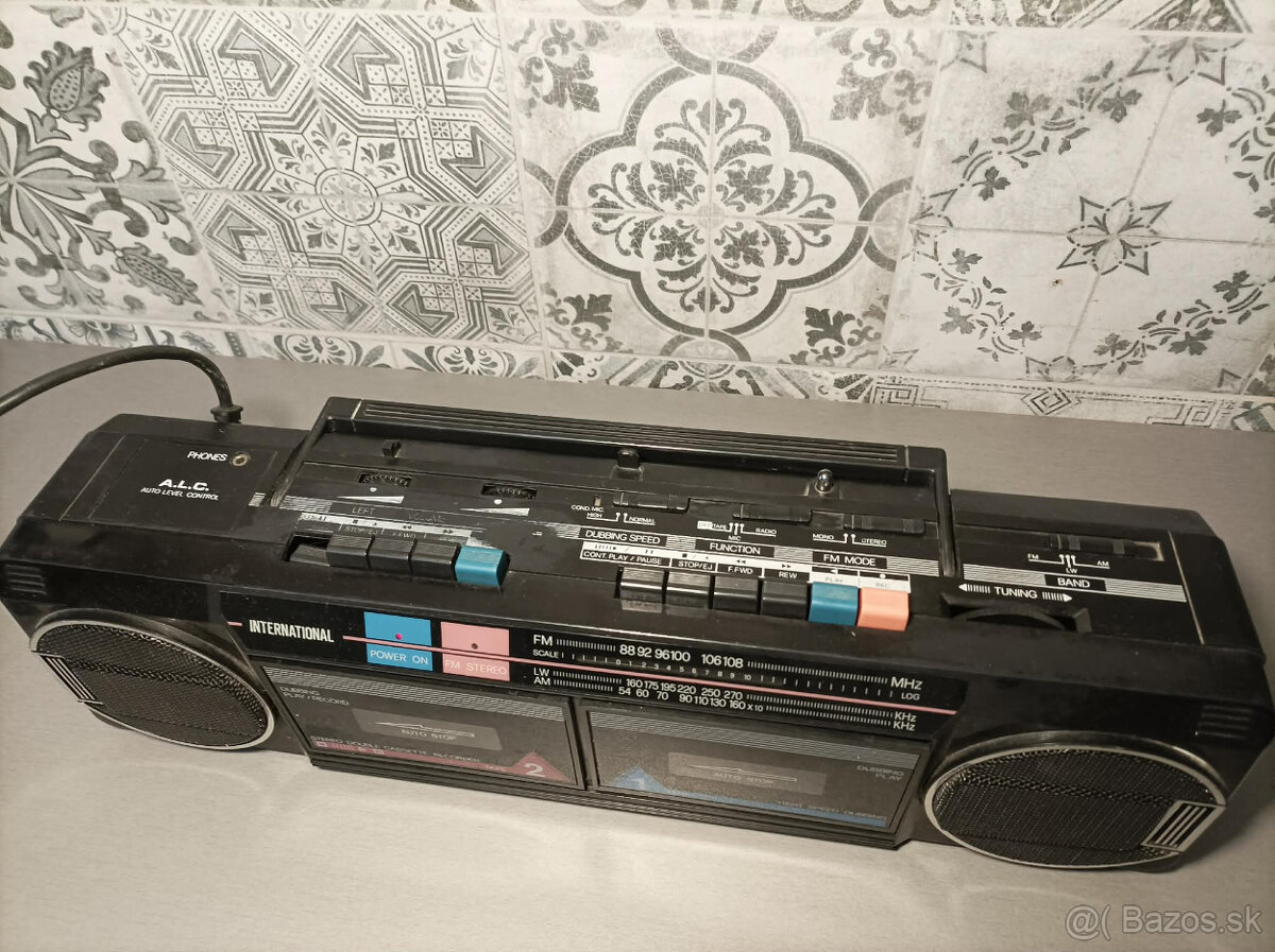 Rádiomagnetofón International 2ks - 3