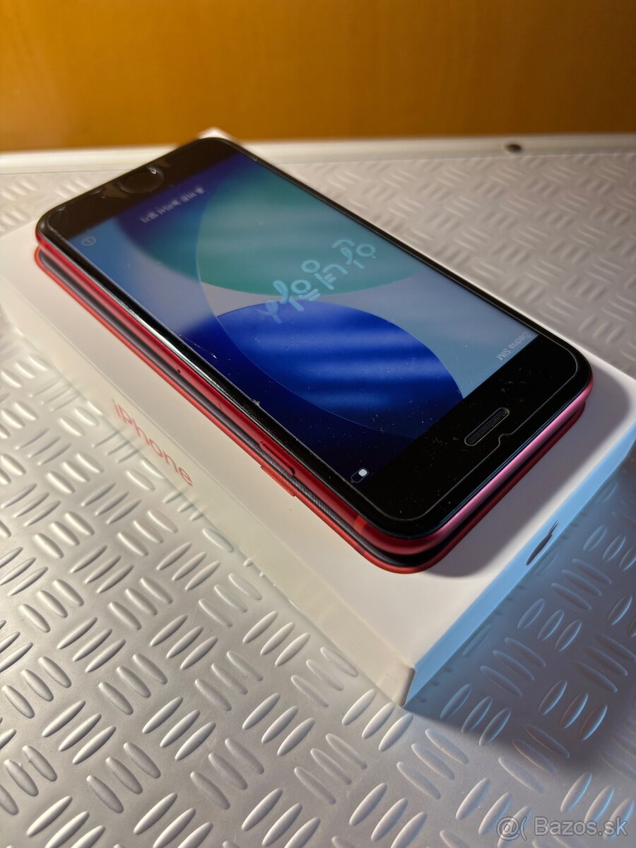 iPhone SE tretej generácie (red) - 3