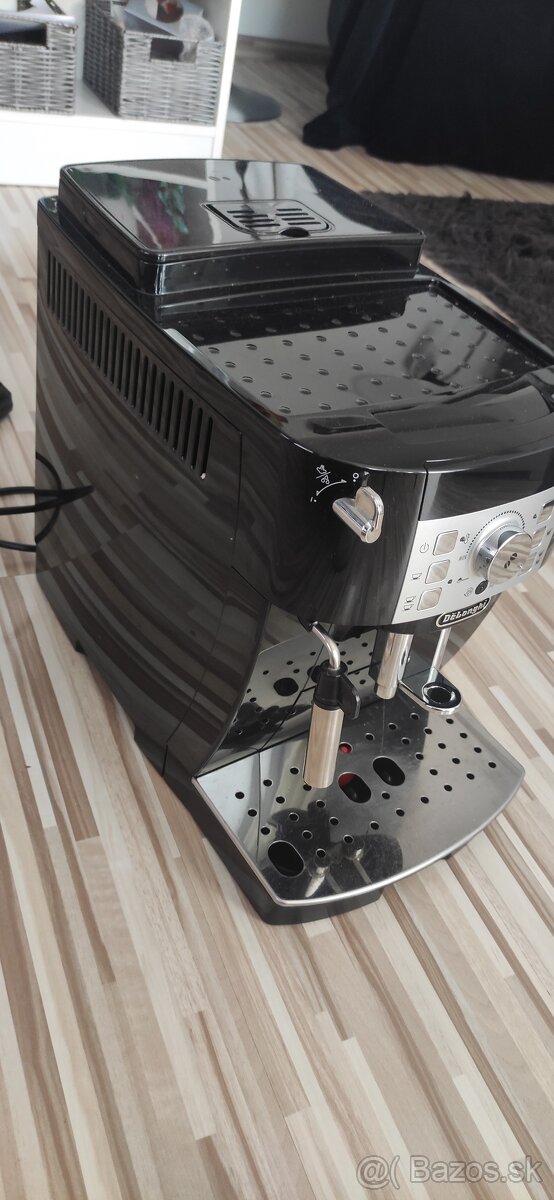 DeLonghi Magnifica S - 3