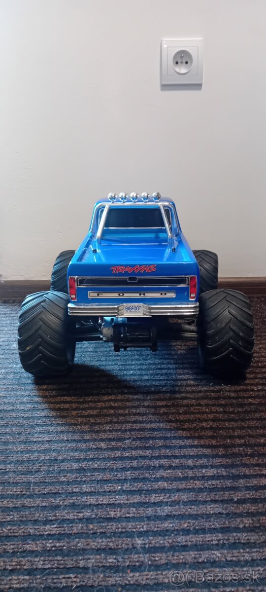 RC model traksass - 3