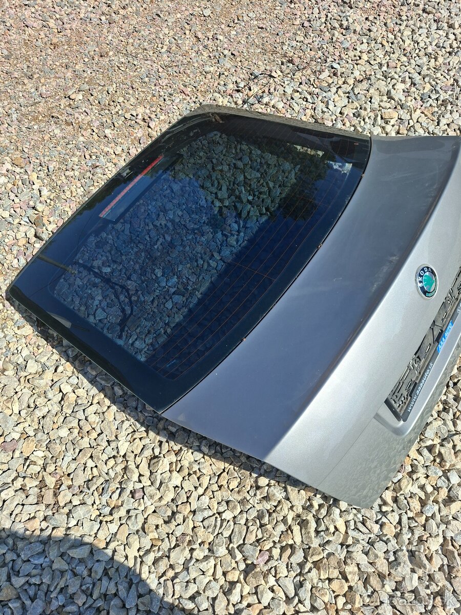 Kufrove dvere Škoda Octavia II Facelift - 3