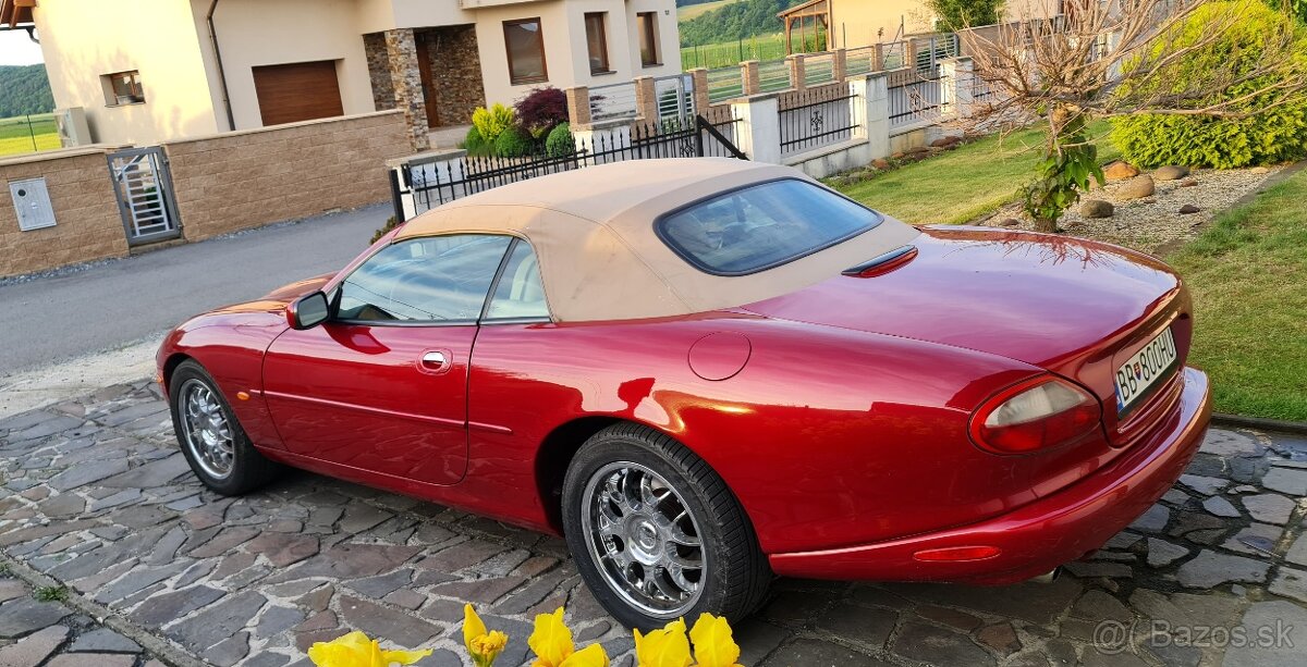 Jaguar XK8 V8 Convertible - 3