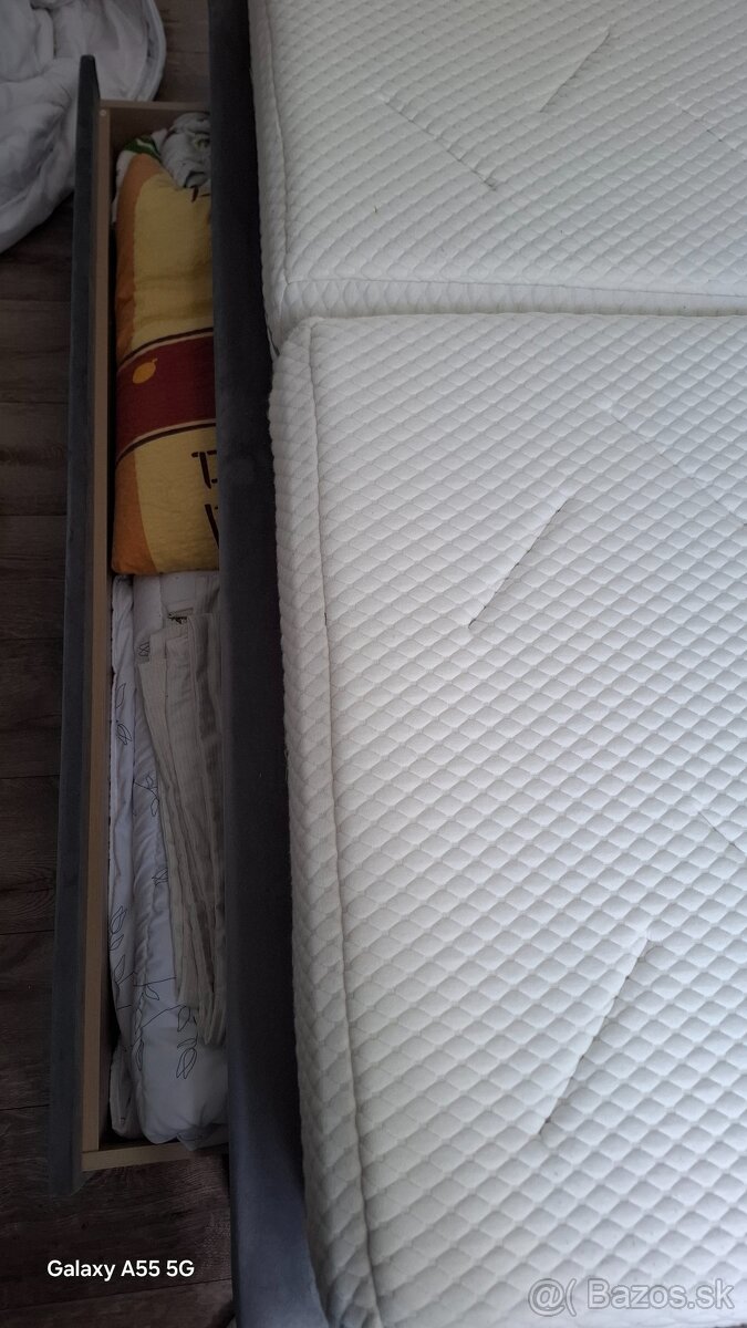 Manželská posteľ - 3