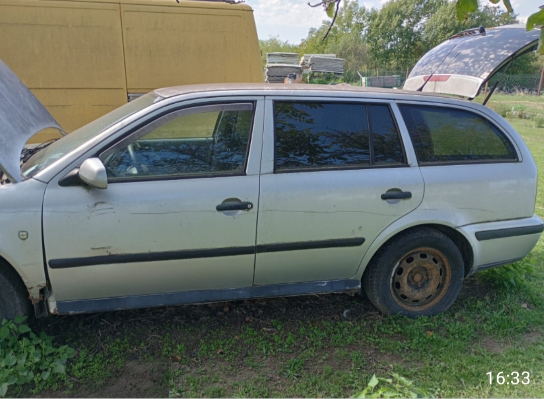 Škoda octavia TDI Náhradné.diely. - 3