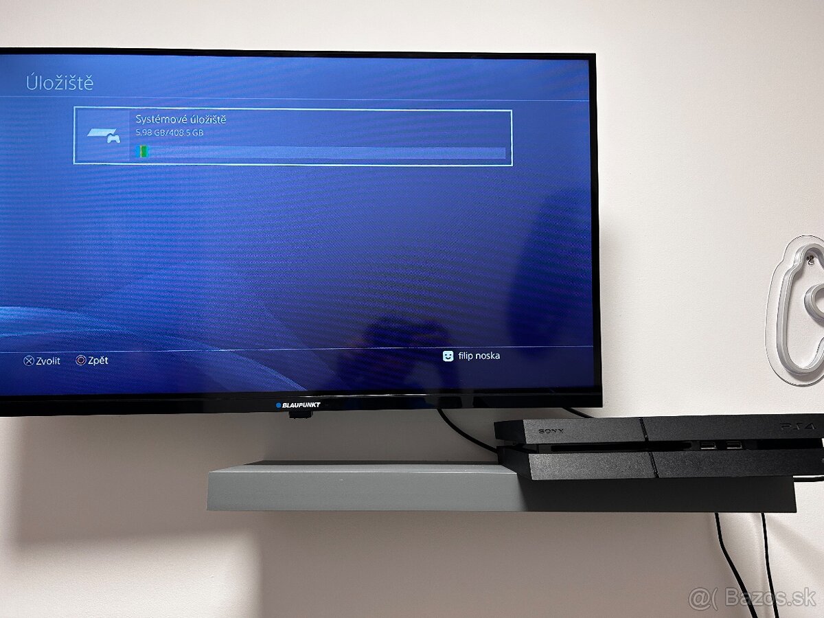 Predám Sony PlayStation 4 Fat 500 GB + 2 ovládače - 3