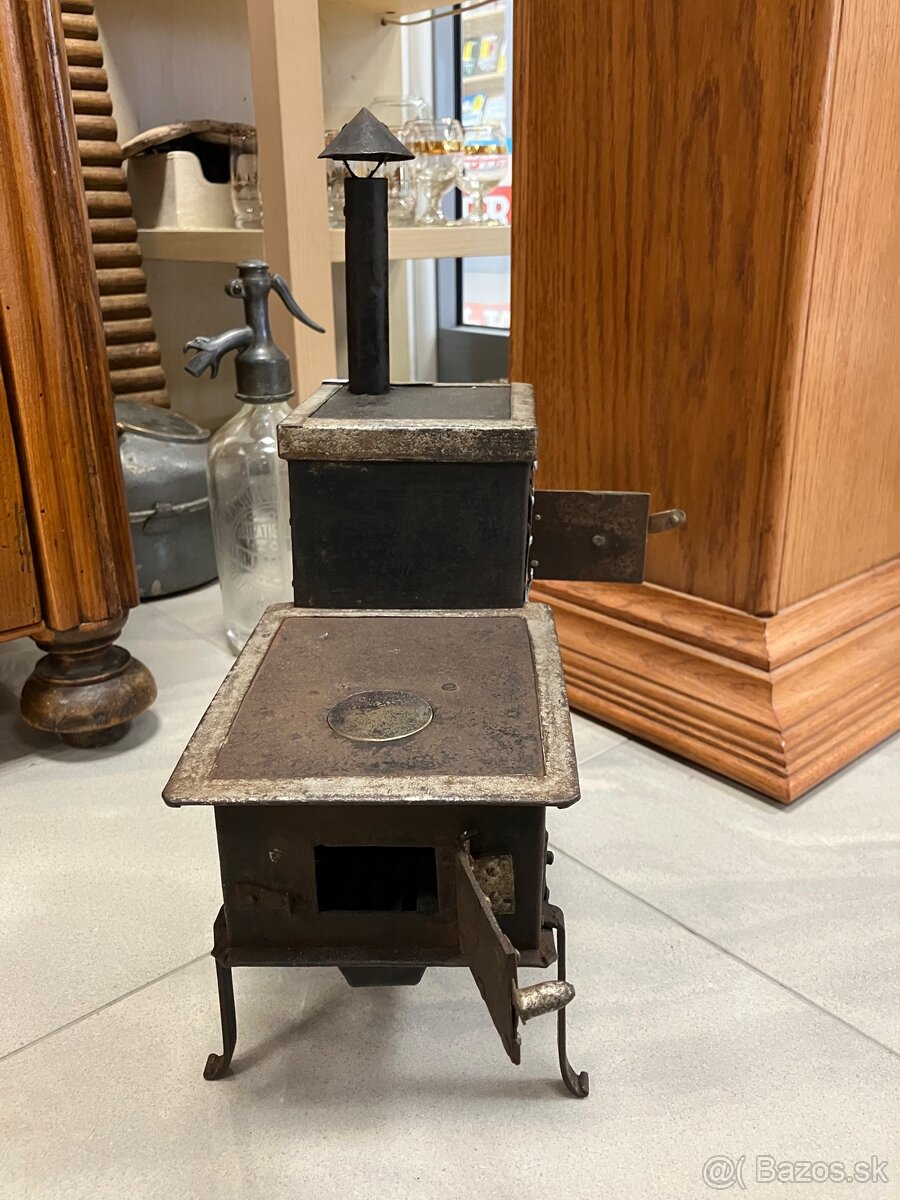 Historický model liatinových kachlí - 3
