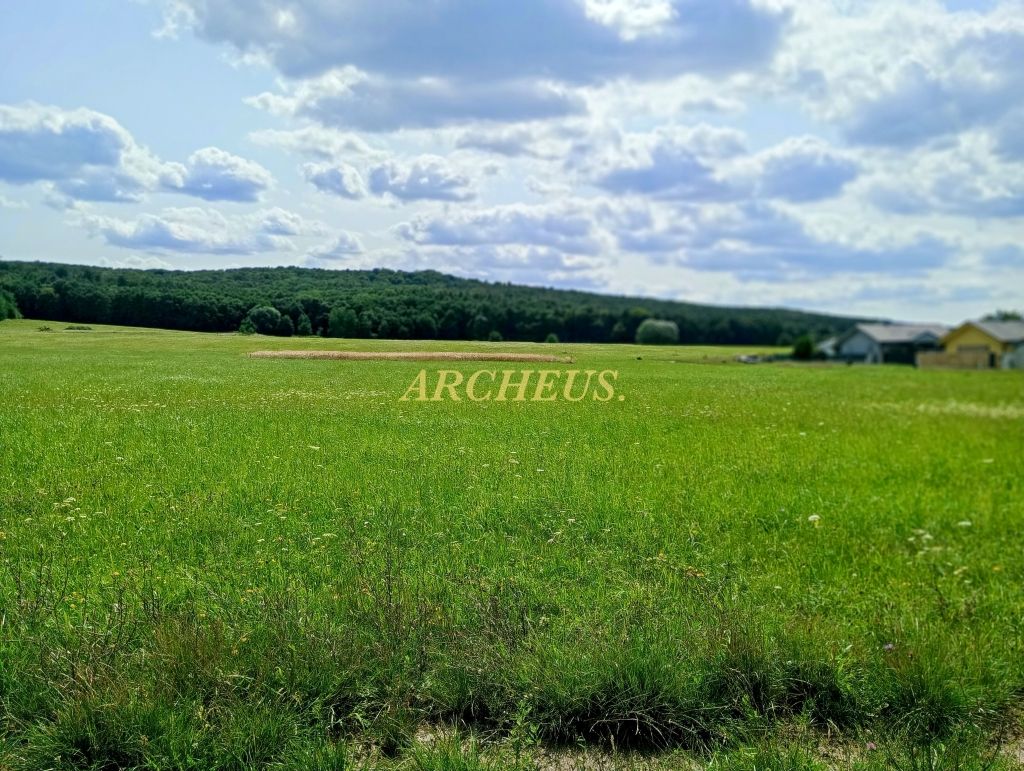 Exkluzívny pozemok pri ceste a sieťach v obci Jablonové - 3