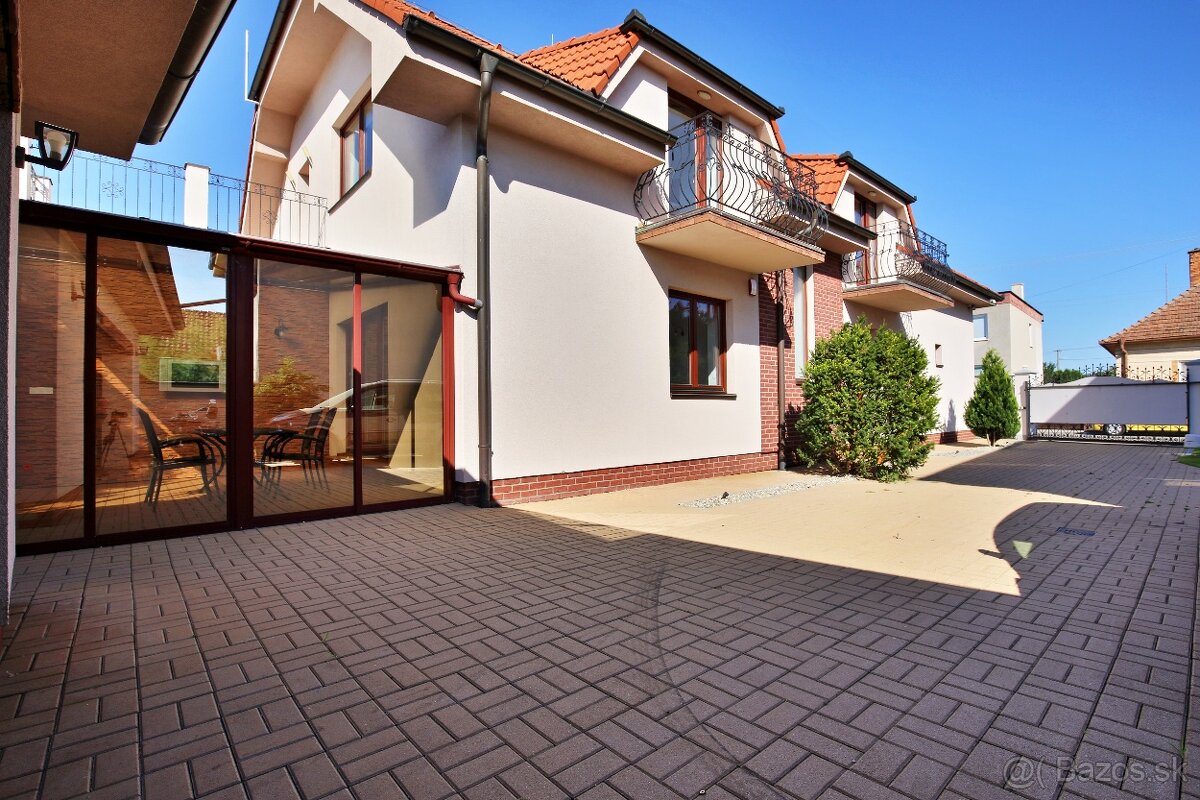 Dvojgeneračný rodinný dom v centre Malinova - 3