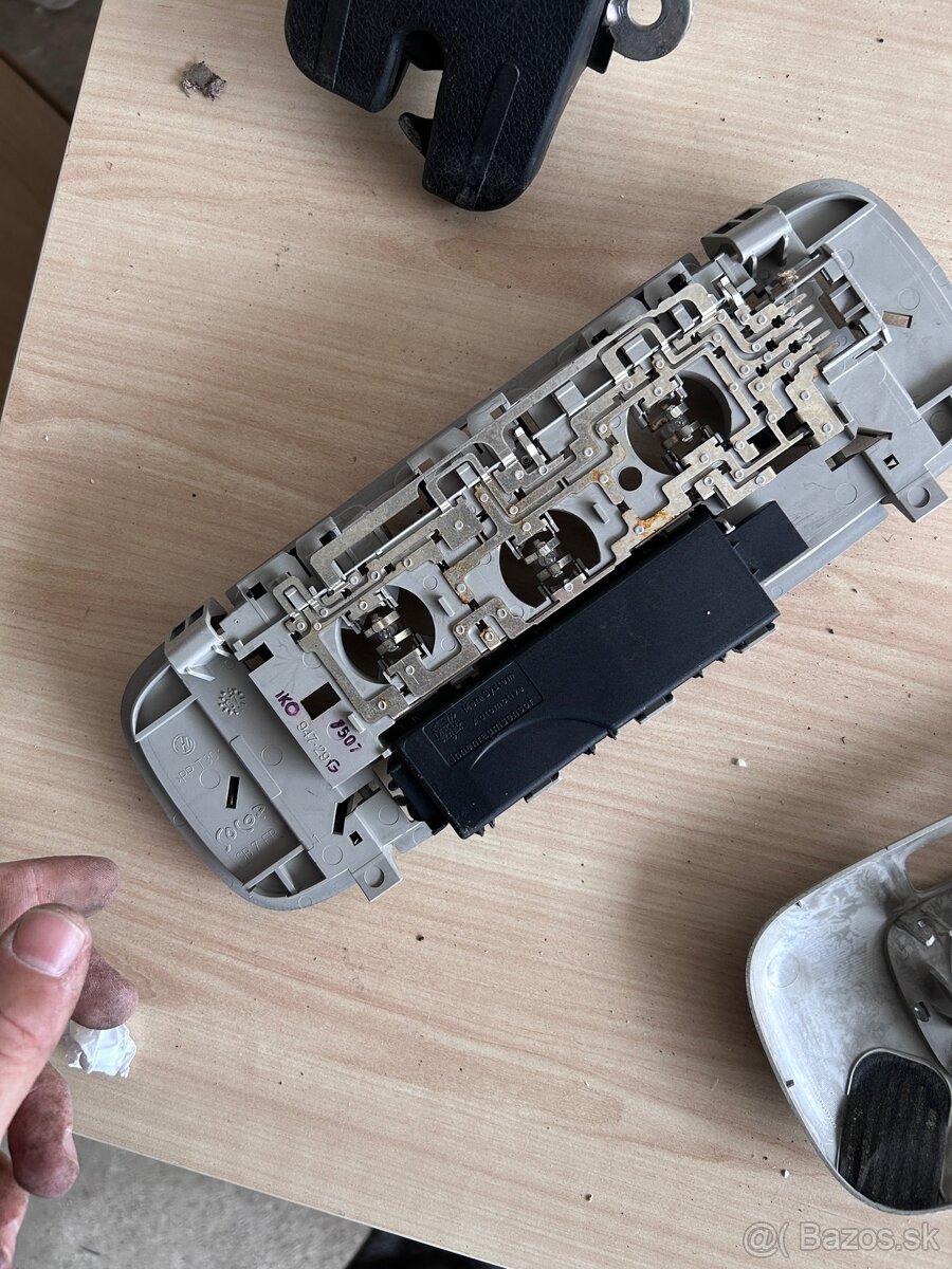 Stropné osvetlené VW touran 2008 1t2 - 3