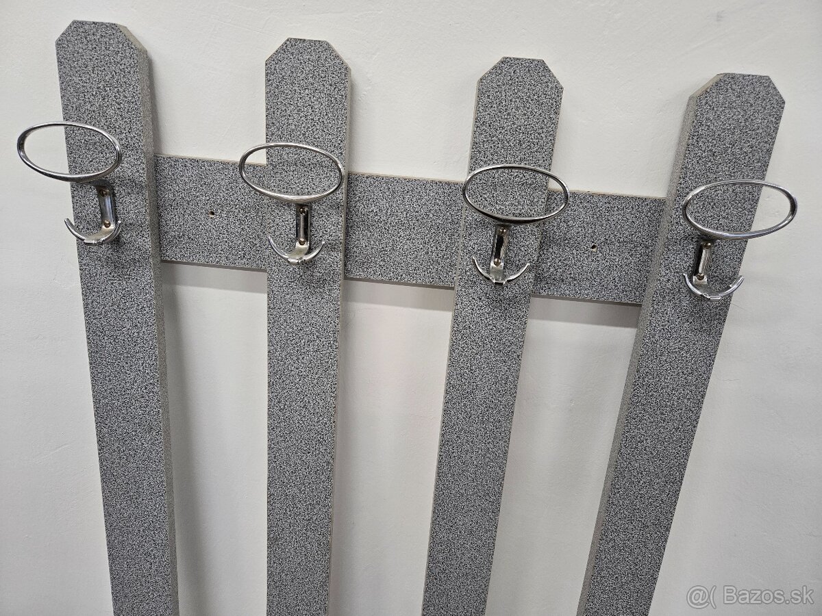 Moderný vešiak - 3