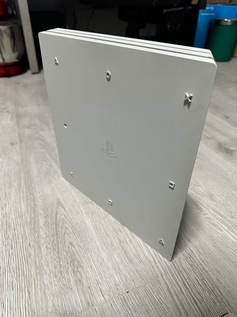 Ps4 pro 1TB + 2x joystick - 3