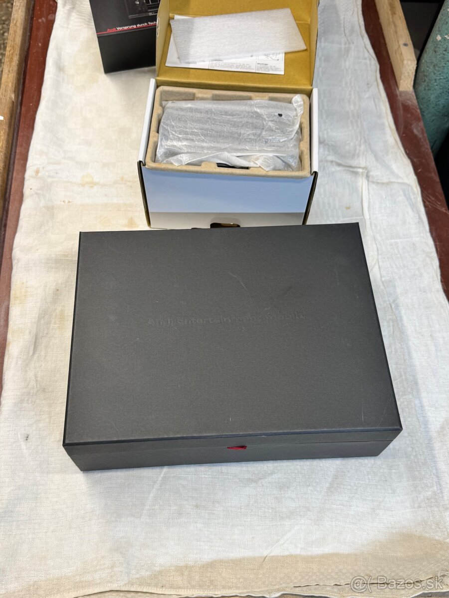 Display Audi Entertaiment mobile 4M0051700F - 3