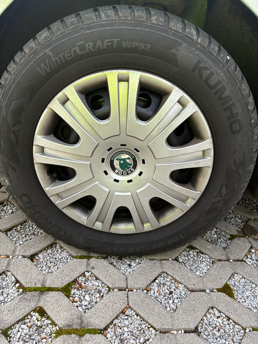Predám tento set zimných pneu 195/65 r15 - 3