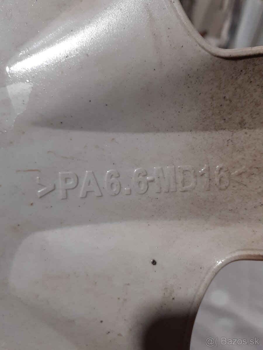 Puklice R16 Volkswagen - 3