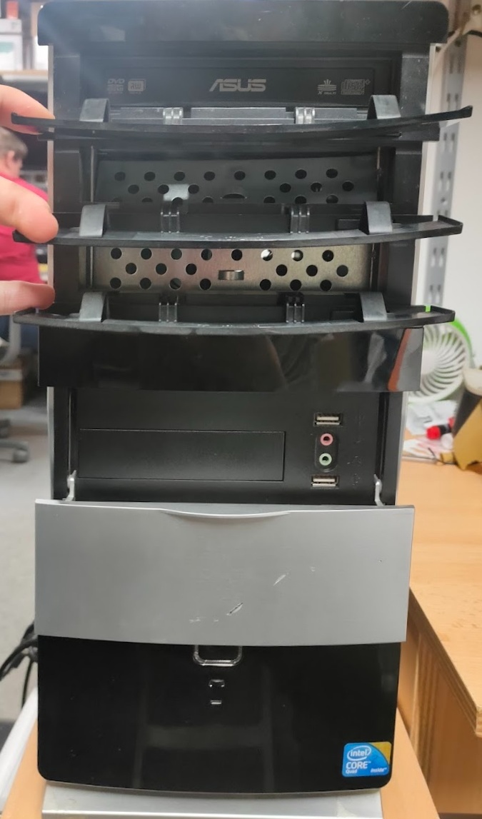 Prestigio kancelársky PC - 3