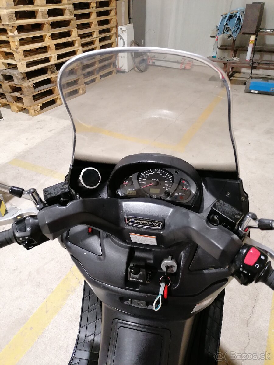 Predám Suzuky Burgman 250 - 3