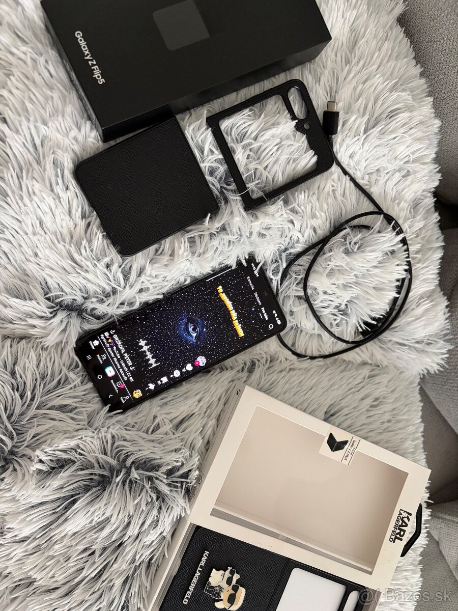 Samsung Z Flip 5 - 3